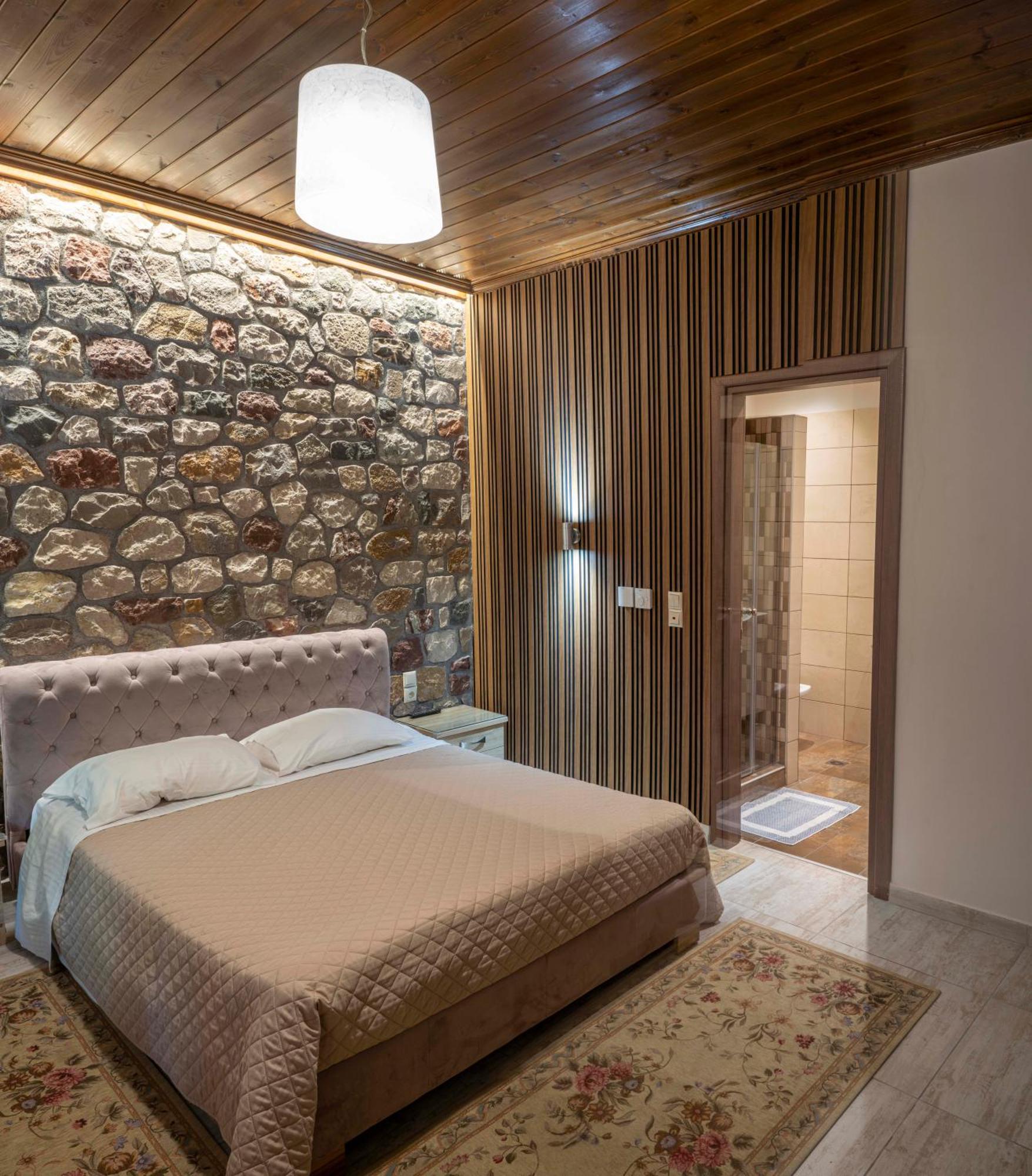 Liontos Rooms Pramanta Exterior photo